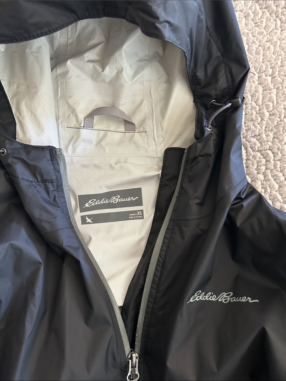 Eddie Bauer Lightweight Hooded Jacket black